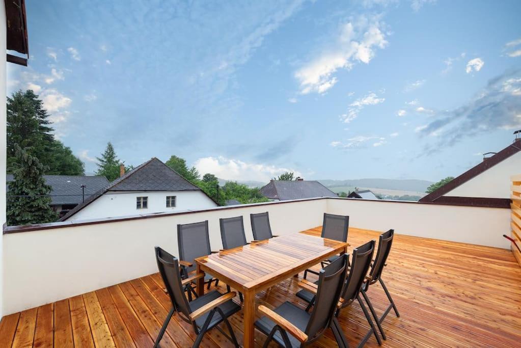 Vacov Apartment מראה חיצוני תמונה